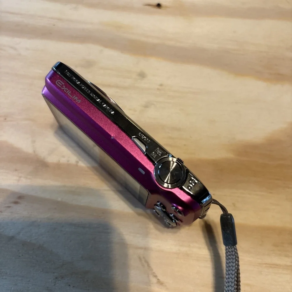 Casio Exilim EX-S5 10.1MP Compact Digital Camera - Pink - Parts Or Repair Only